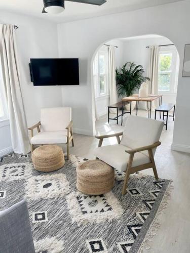 Coastal inspired apartment in downtown culver city