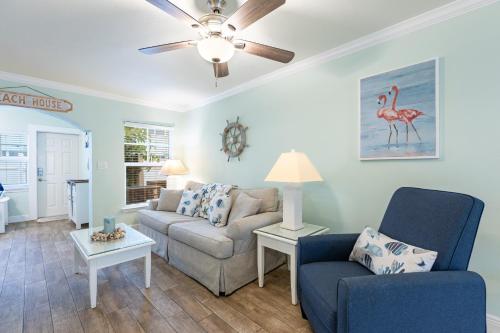 Gorgeous Coastal Condo Barefoot Beach Indian Shore