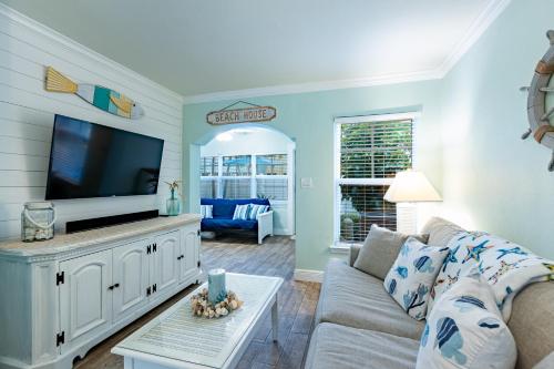 Gorgeous Coastal Condo Barefoot Beach Indian Shore