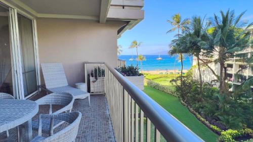 Maui Westside Presents: Whaler 420 - Best location in Kaanapali beach