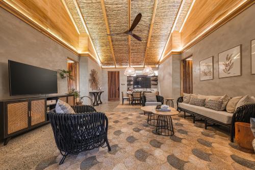 Shared lounge/TV area, Manami Resort in Sipalay