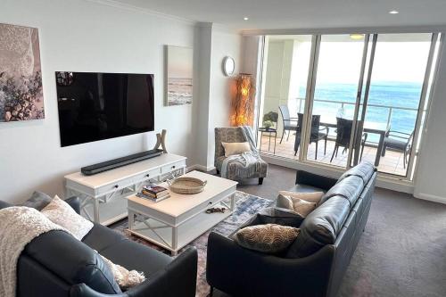 Amzing Ocean View Spacious Three Bedrooms Apartment Port Melbourne