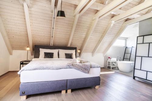 Usedlost U lípy Blatiny (Usedlost U lipy Blatiny) in Svratka