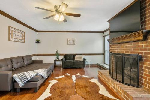 Spacious 4B/3b Home in Fayettville, Big backyard! in Fayetteville, USA