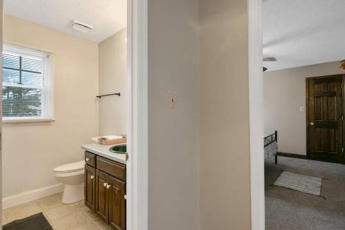 Spacious 4B/3b Home in Fayettville, Big backyard! in Fayetteville, USA