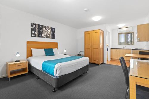 1 queen bed