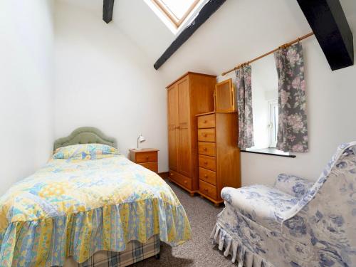 Pass the Keys Cosy 3 Bedroom Barn Conversion with pool