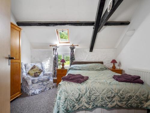 Pass the Keys Cosy 3 Bedroom Barn Conversion with pool