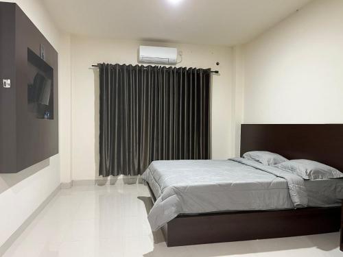 De capitol Hotel Syariah – Makassar, CA