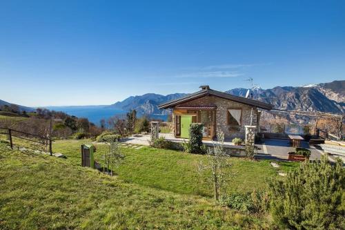  Casale Faigolo-Vista lago, Unterkunft in Navene