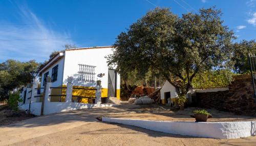 A szálláshely kívülről, CASA RURAL HUERTO PERDIDO in San Bartolomé de la Torre