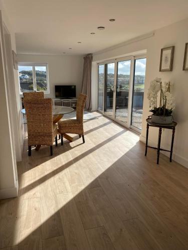 Studio Cabin Retreat with Hot Tub Sea and Downs views in Seaford with own garden in Seaforde