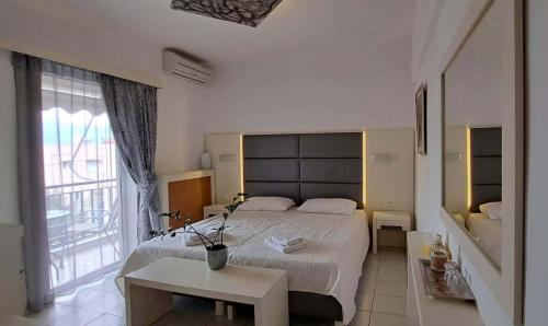 Bicorna - Chania in Vamos