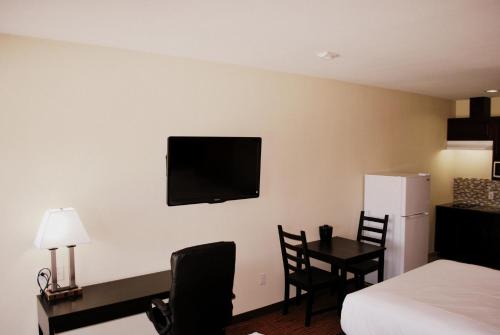 Westwood Inn - image 2