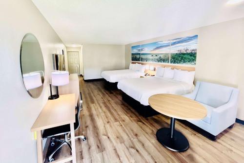 Days Inn by Wyndham Burleson Ft. Worth - Accommodation - Burleson