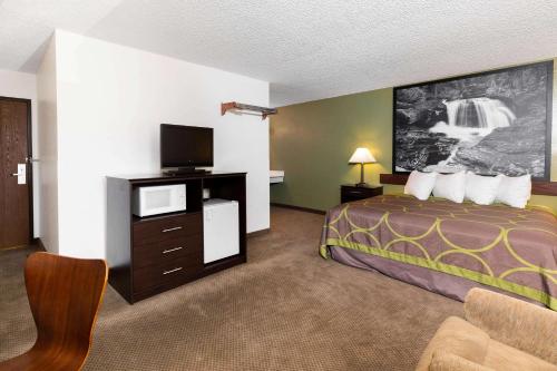 Super 8 by Wyndham Missoula/Brooks Street - image 11