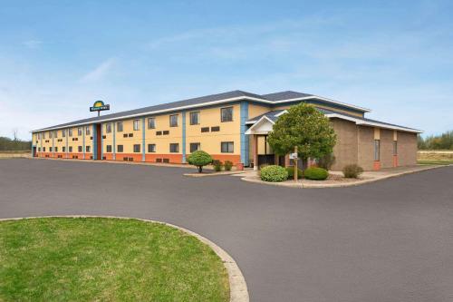. Days Inn by Wyndham Canastota Verona