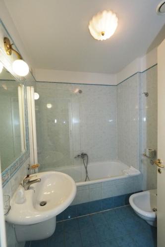 Hotel Laura - image 3