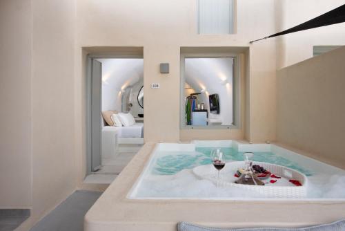 BlackRock suites Santorini