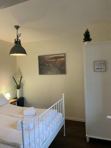 Beautiful flat with nice lake and mountain views - Tap to explore photos