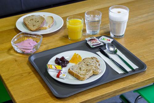 Food and beverages, Chalet Hostel @ Backpackers Villa Interlaken in Interlaken