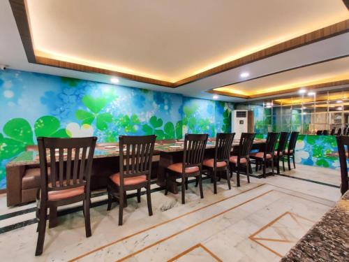 ห้องอาหาร, WestCottas Hotel in ชลันธระ