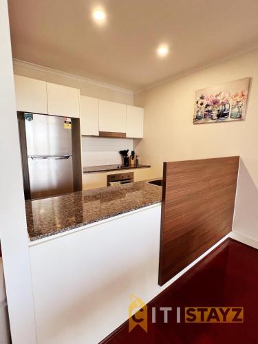 Spacious 1bd Penthouse - Close to ANU in เทอร์เนอร์