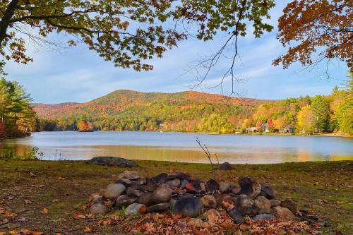 Lake House in Plymouth, USA