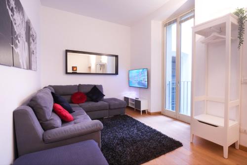 One-Bedroom Apartment image 7
