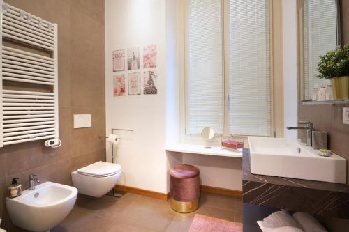 One-Bedroom Apartment image 4