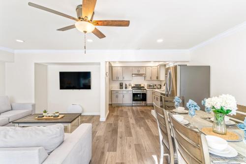 4912 Seashore A Lower in Newport Beach, USA