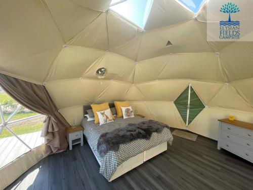 Glamping Dome Elysian Fields