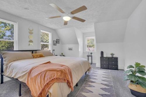 Lovely Bright Lansing Home 3 Bedrooms / 2 Bathrooms in Lansing, USA