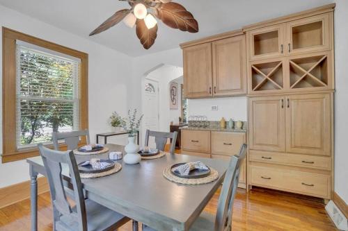 Lovely Bright Lansing Home 3 Bedrooms / 2 Bathrooms in Lansing, USA