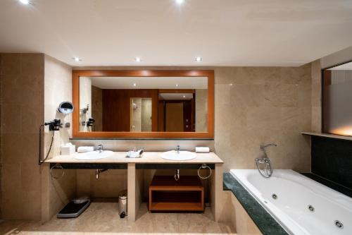 Junior Suite image 5