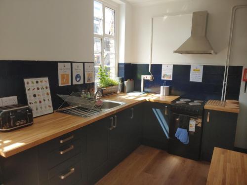 The Walrus Bar and Hostel - image 8