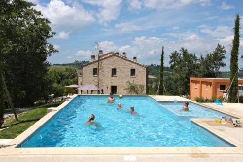 Úszómedence, The Cherry House, Apartamento Monterosa in Petritoli