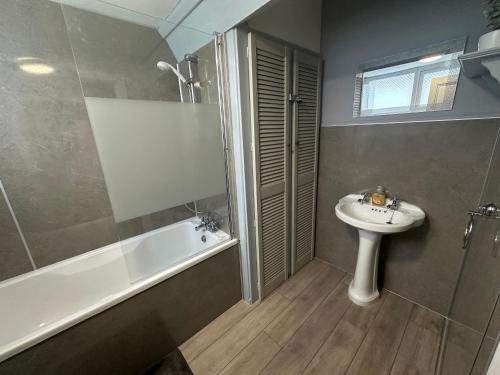 St Andrews House Hotel - image 12