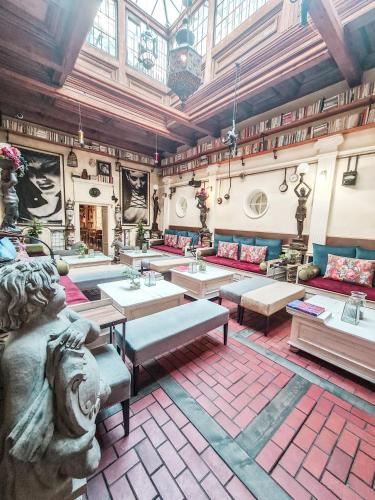 Divná Pani Luxury Gallery Rooms
