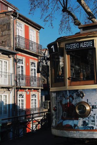 Lost Apartments, Porto