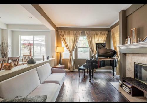 Quiet and Cozy Guest Rooms with Private Bathrooms