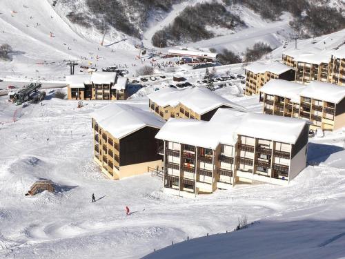 Appartement 2 pieces mezzanine avec parking privatif aux pieds des pistes, quartier calme des Fontan in Les Bruyeres