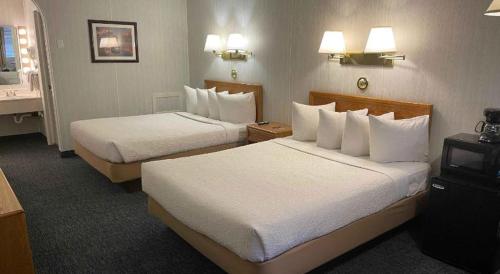 Commack Motor Inn
