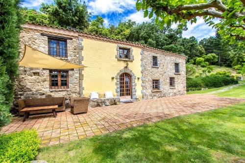 Catalunya Casas Stunning Costa Brava mountain retreat and 30kms away from the beach in Sant Feliu de Buixalleu