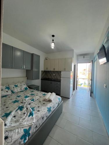 Kamberi Hotel & Apartments 2 in Велипоя