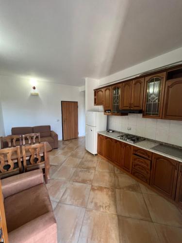 кухня, Kamberi Hotel & Apartments 2 in Велипоя