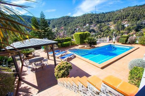 Úszómedence, Catalunya Casas Mountain escape with amazing views just 25km to BCN! in Torrelles De Llobregat