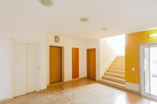 Fleming Apartment - image 2