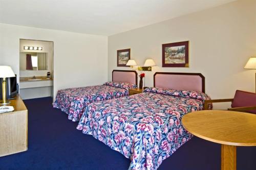 2 double beds
