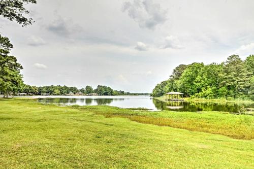 Home on Jordan Lake with Shared Dock and Boat Slip! in Wetumpka, USA